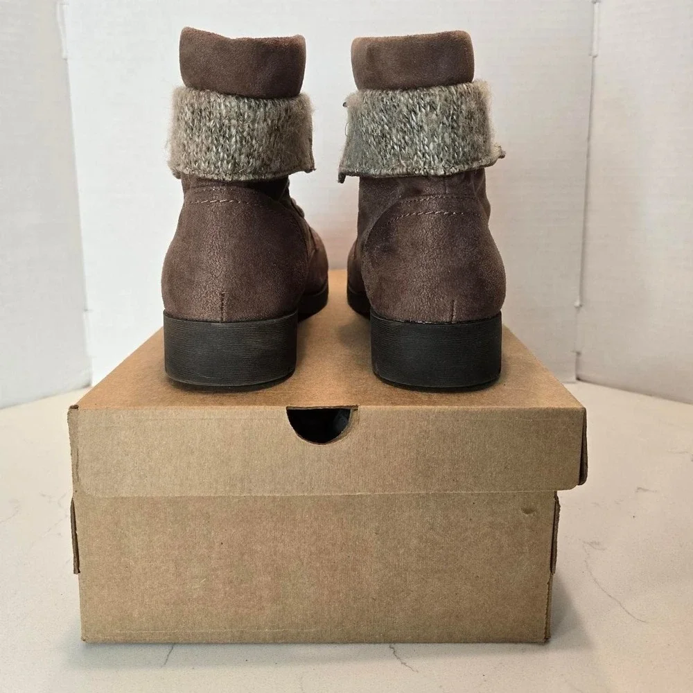 Womens Arizona Yates Ankle Booties Boots Women's Size 10M Sand Brown Faux Suede